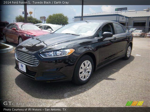 2014 Ford Fusion S in Tuxedo Black