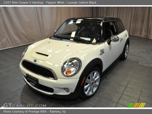 2007 Mini Cooper S Hardtop in Pepper White
