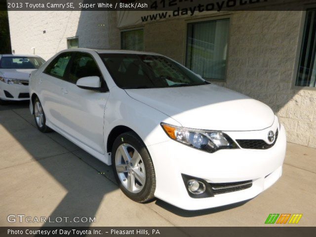 2013 Toyota Camry SE in Super White