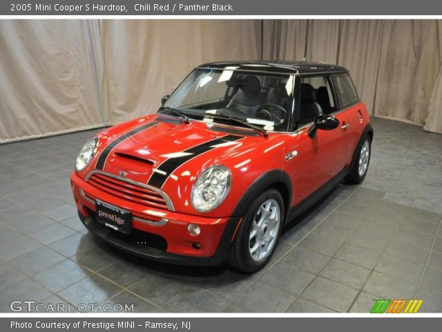 2005 Mini Cooper S Hardtop in Chili Red