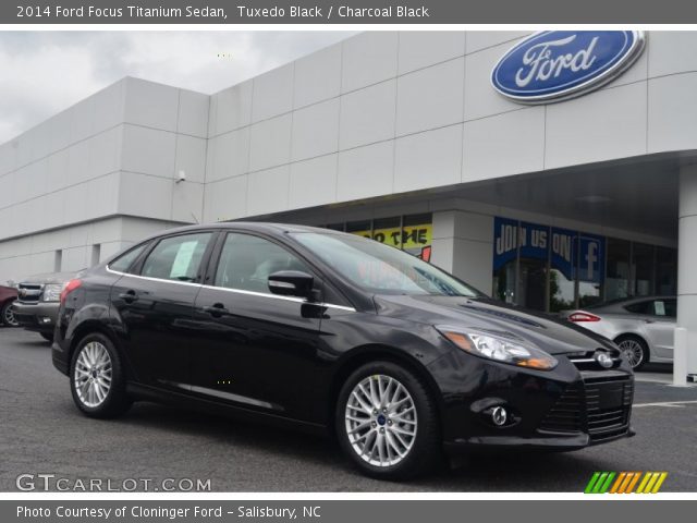2014 Ford Focus Titanium Sedan in Tuxedo Black
