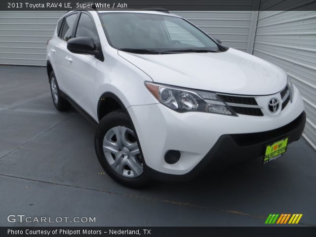 2013 Toyota RAV4 LE in Super White