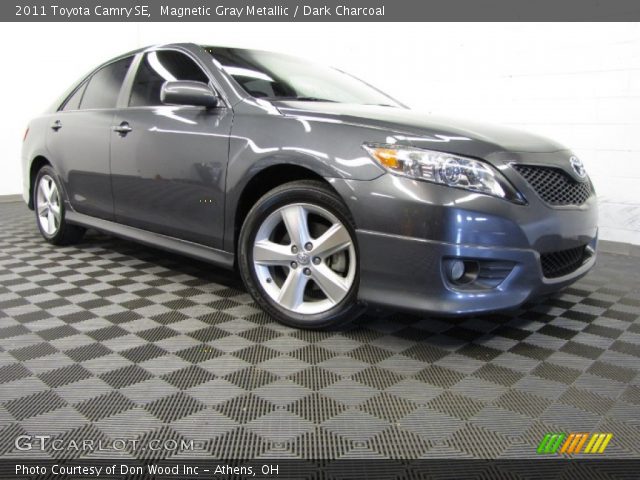 2011 Toyota Camry SE in Magnetic Gray Metallic