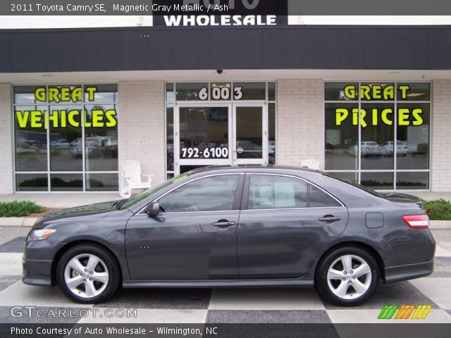 2011 Toyota Camry SE in Magnetic Gray Metallic