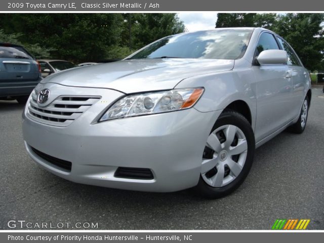 2009 Toyota Camry LE in Classic Silver Metallic