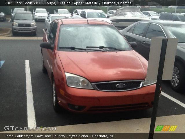 2005 Ford Focus ZX3 S Coupe in Blazing Copper Metallic