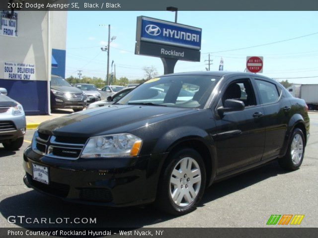 2012 Dodge Avenger SE in Black