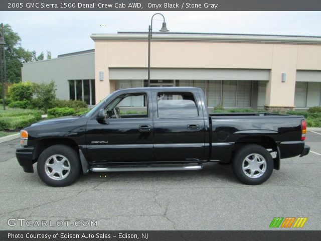 2005 GMC Sierra 1500 Denali Crew Cab AWD in Onyx Black