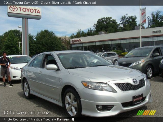 2011 Toyota Camry SE in Classic Silver Metallic