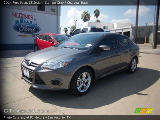 2014 Ford Focus SE Sedan in Sterling Gray