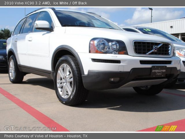 2010 Volvo XC90 3.2 AWD in Ice White