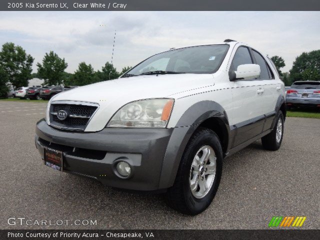 2005 Kia Sorento LX in Clear White