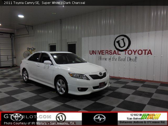 2011 Toyota Camry SE in Super White