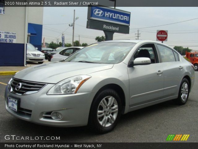 2010 Nissan Altima 2.5 S in Radiant Silver