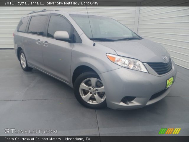 2011 Toyota Sienna LE in Silver Sky Metallic