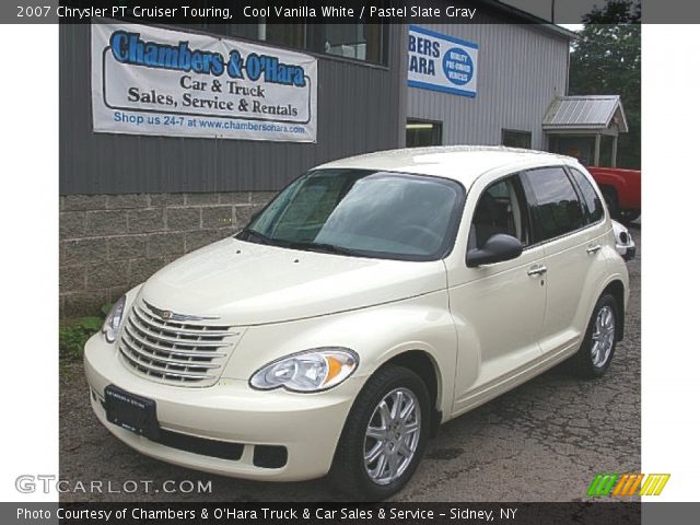 2007 Chrysler PT Cruiser Touring in Cool Vanilla White