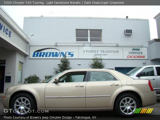 2009 Chrysler 300 Touring in Light Sandstone Metallic