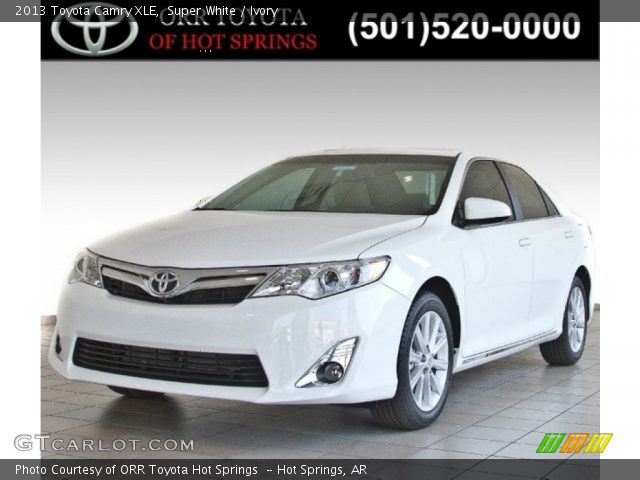 2013 Toyota Camry XLE in Super White