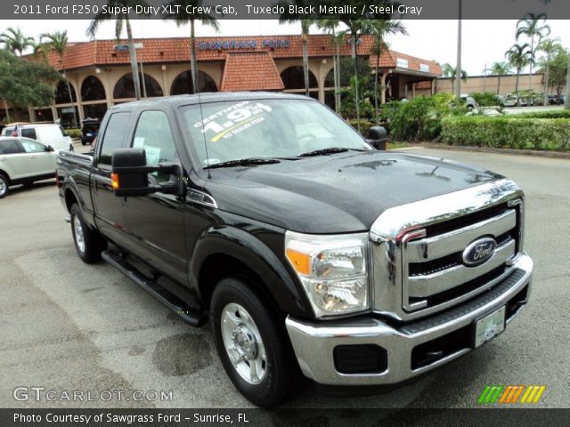 2011 Ford F250 Super Duty XLT Crew Cab in Tuxedo Black Metallic