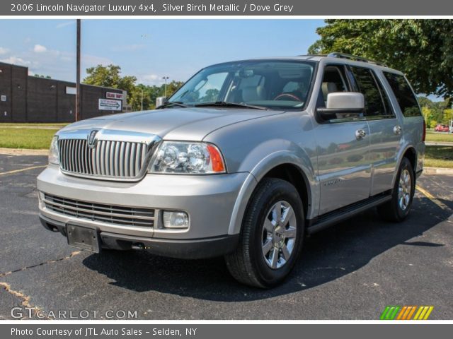 2006 Lincoln Navigator Luxury 4x4 in Silver Birch Metallic