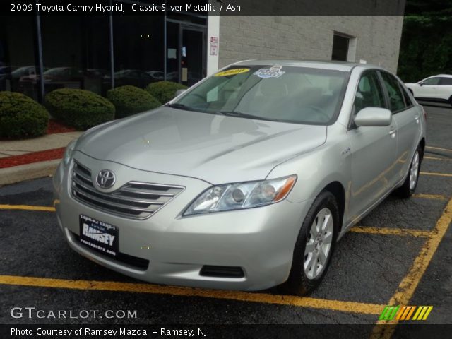 2009 Toyota Camry Hybrid in Classic Silver Metallic