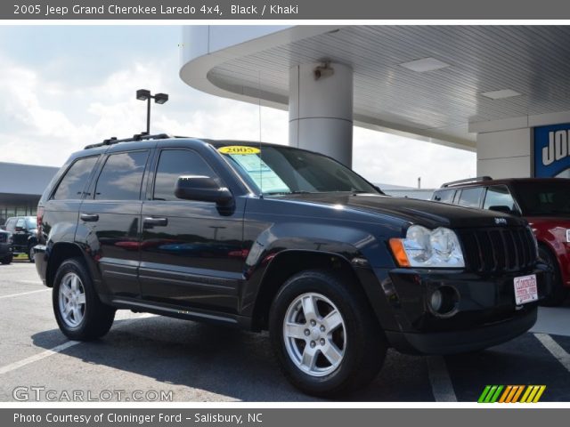 2005 Jeep Grand Cherokee Laredo 4x4 in Black