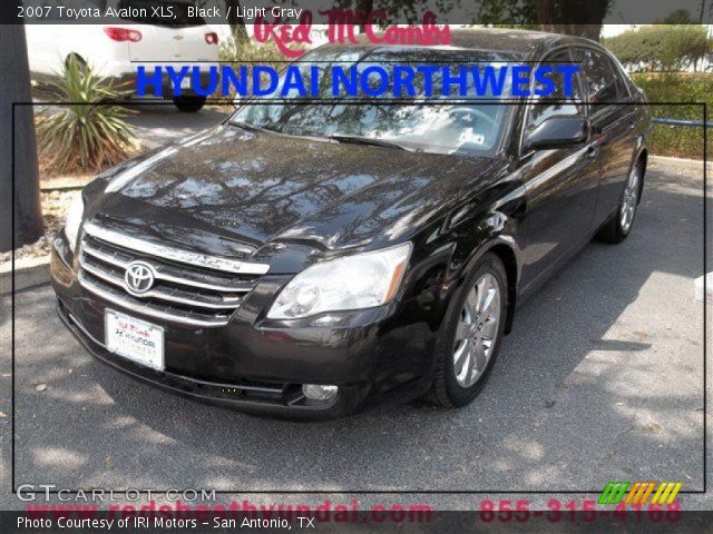 2007 Toyota Avalon XLS in Black