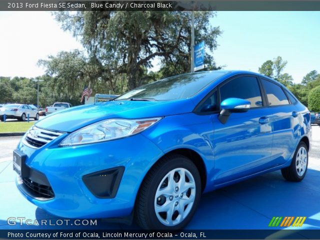 2013 Ford Fiesta SE Sedan in Blue Candy