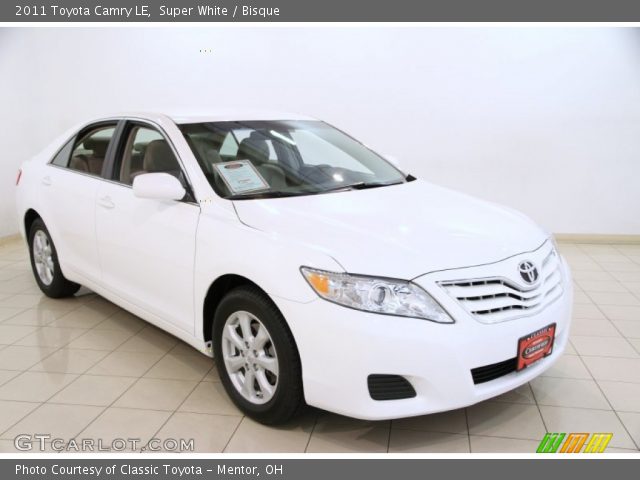 2011 Toyota Camry LE in Super White