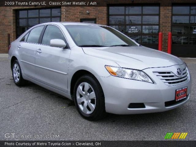 2009 Toyota Camry LE in Classic Silver Metallic