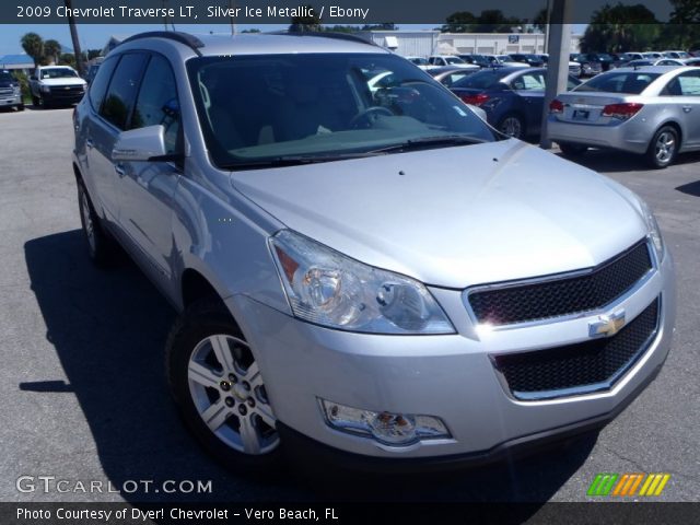 2009 Chevrolet Traverse LT in Silver Ice Metallic