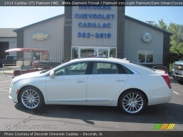 2014 Cadillac XTS Platinum FWD in White Diamond Tricoat