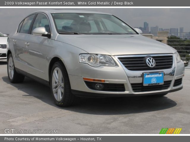 2009 Volkswagen Passat Komfort Sedan in White Gold Metallic