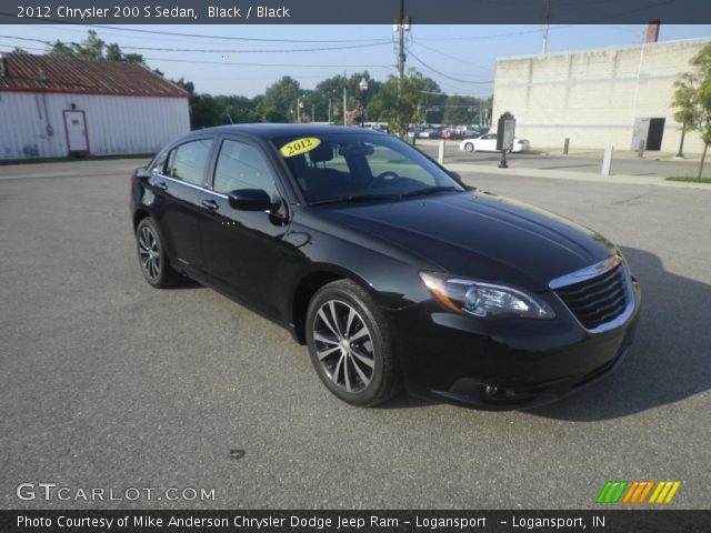 2012 Chrysler 200 S Sedan in Black