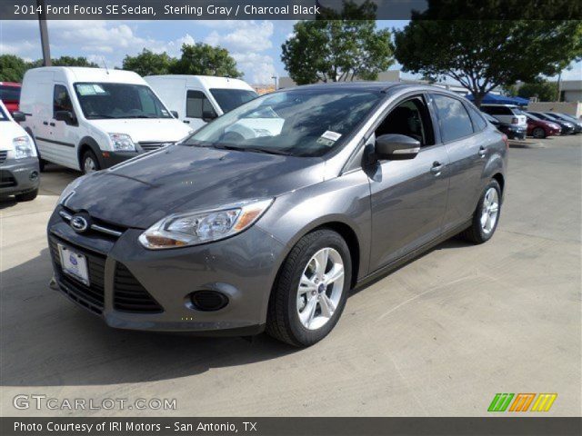 2014 Ford Focus SE Sedan in Sterling Gray