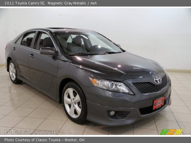 2011 Toyota Camry SE in Magnetic Gray Metallic