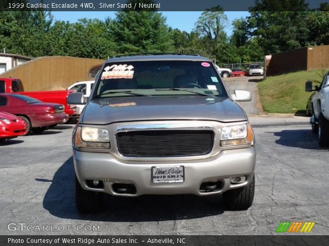 1999 Cadillac Escalade 4WD in Silver Sand