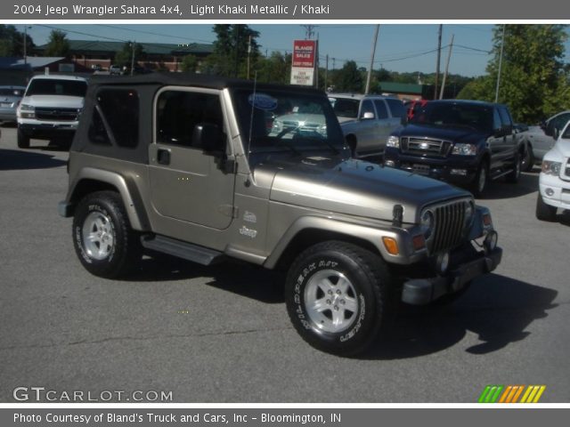 2004 Jeep Wrangler Sahara 4x4 in Light Khaki Metallic