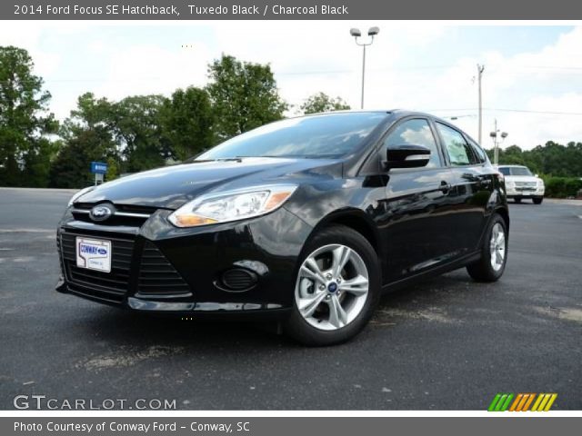 2014 Ford Focus SE Hatchback in Tuxedo Black