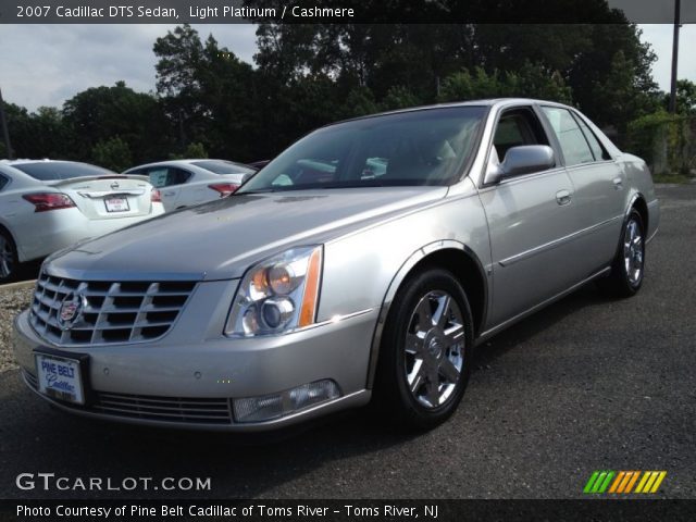 2007 Cadillac DTS Sedan in Light Platinum