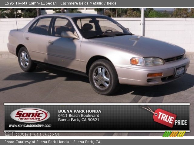 1995 Toyota Camry LE Sedan in Cashmere Beige Metallic