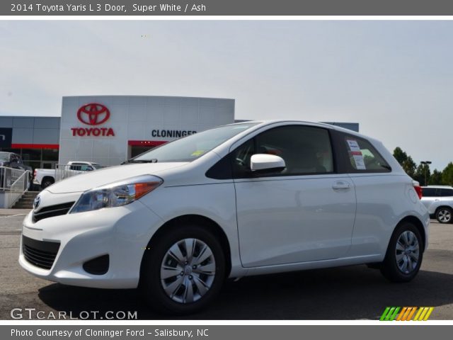 2014 Toyota Yaris L 3 Door in Super White