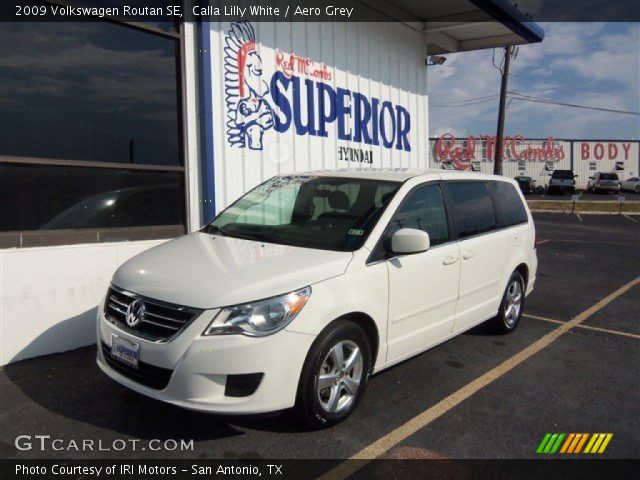 2009 Volkswagen Routan SE in Calla Lilly White
