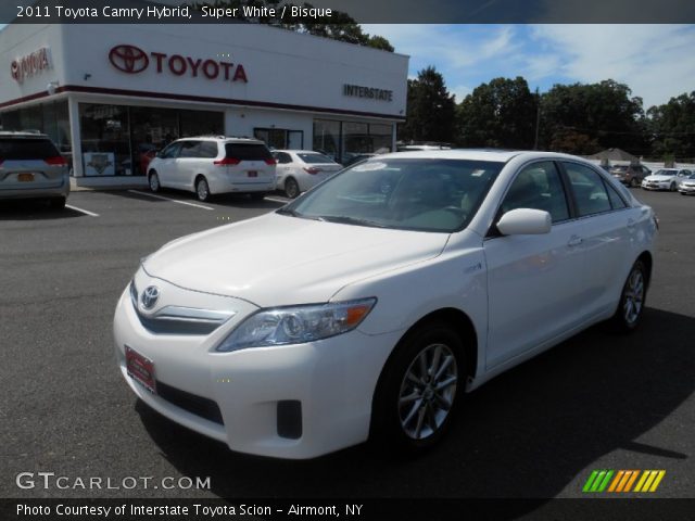 2011 Toyota Camry Hybrid in Super White