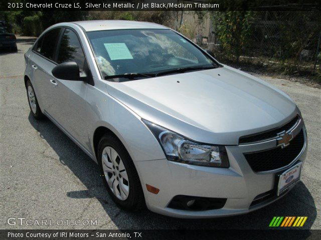 2013 Chevrolet Cruze LS in Silver Ice Metallic