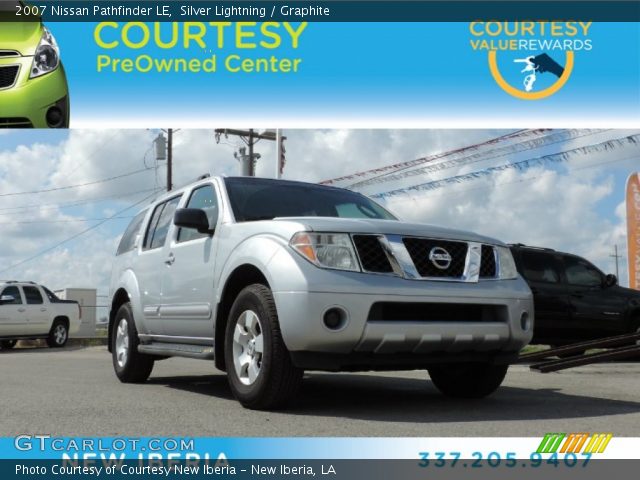 2007 Nissan Pathfinder LE in Silver Lightning