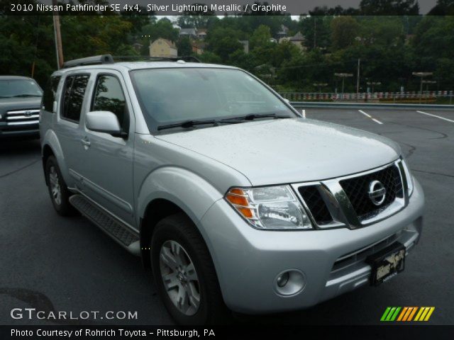 2010 Nissan Pathfinder SE 4x4 in Silver Lightning Metallic