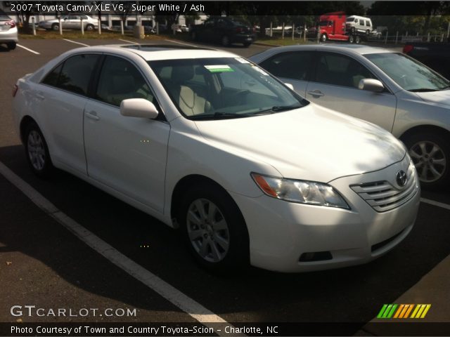 2007 Toyota Camry XLE V6 in Super White