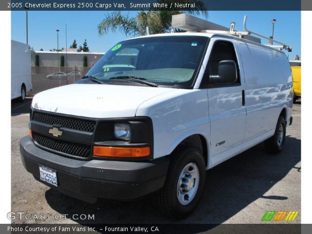 2005 Chevrolet Express 2500 Cargo Van in Summit White