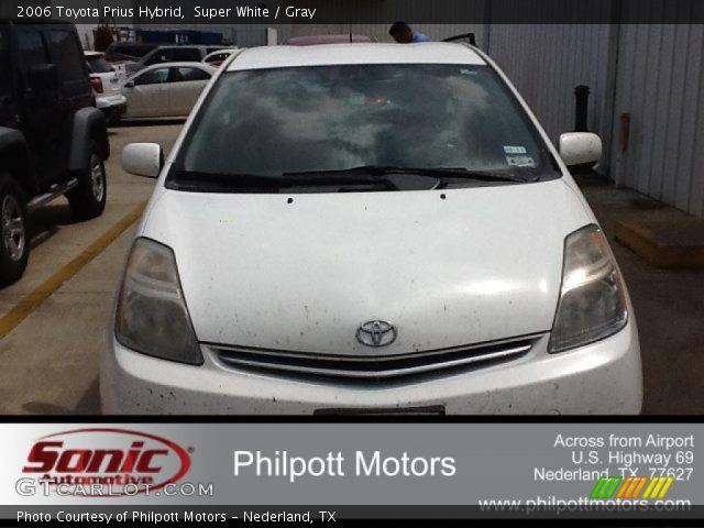 2006 Toyota Prius Hybrid in Super White